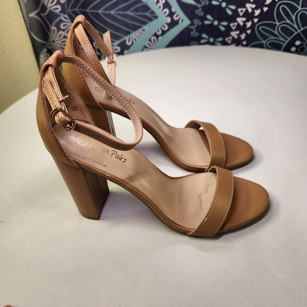 ⭐️Dream Pairs Tan Chunky Block Heels 9 Ankle Strap Boho Neutral Wedding Office